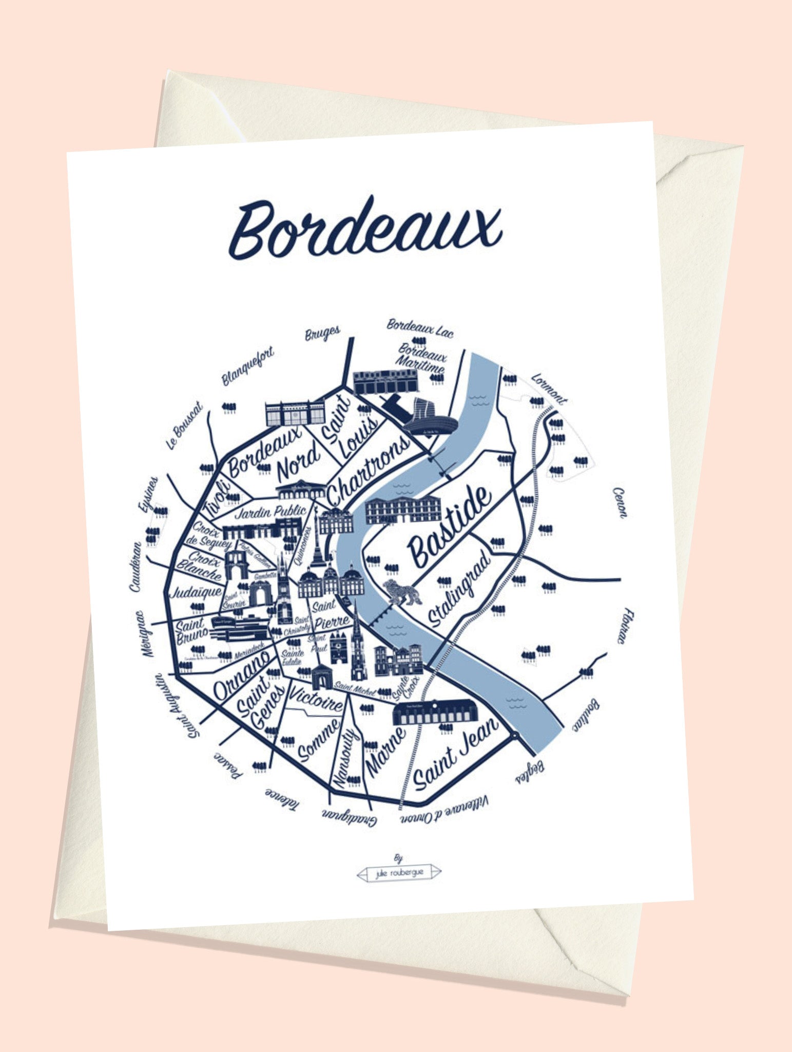 Carte postale illustrée intitulée “Bordeaux, Le Plan” par Julie Roubergue, représentant sous forme de plan graphique les lieux emblématiques de Bordeaux en marine et blanc.