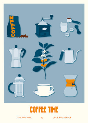 Carte postale illustrée intitulée “Coffee Time, Les Iconiques” par Julie Roubergue, représentant des objets liés au café, avec un fond bleu.